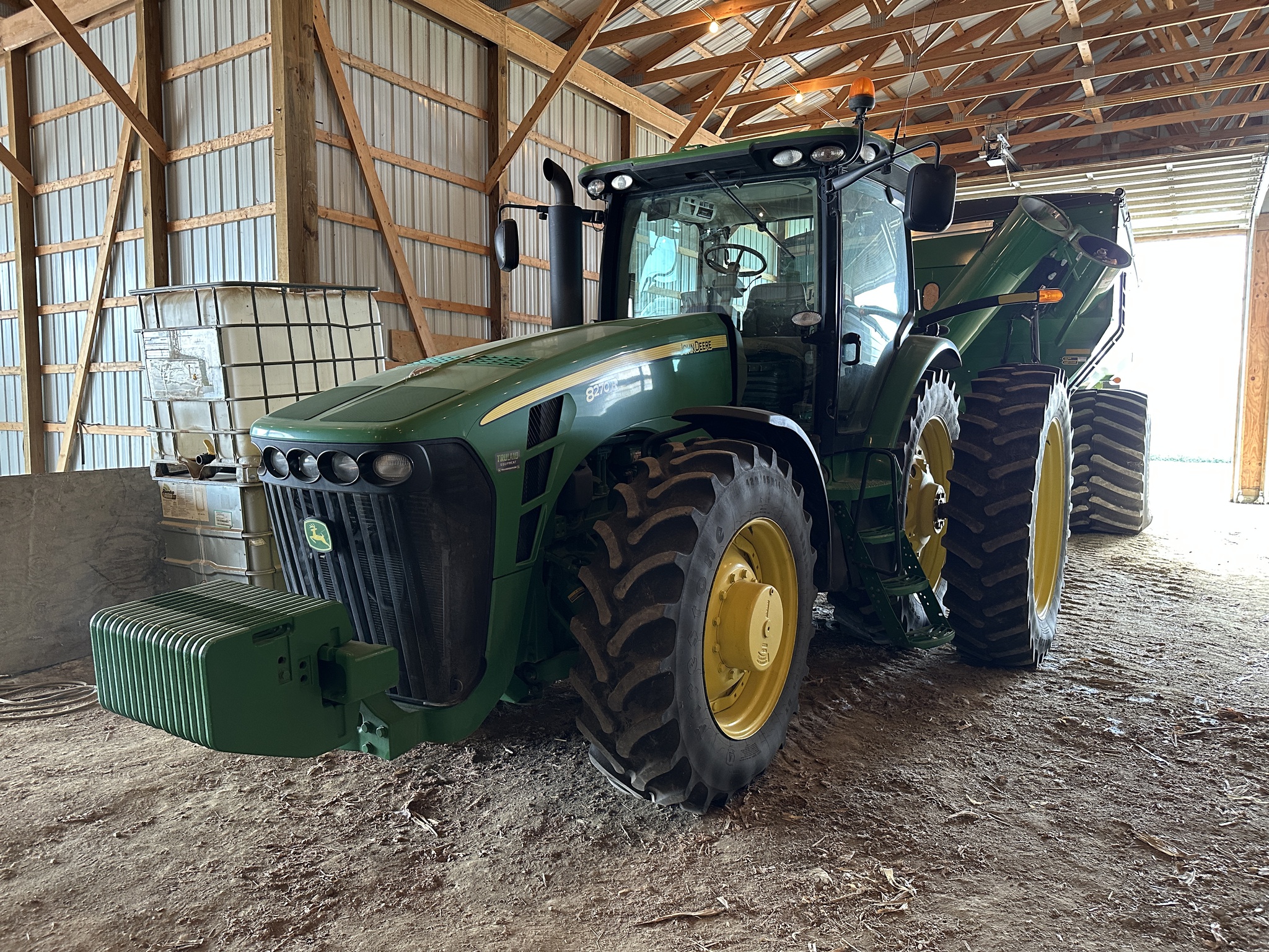 2010 John Deere 8270R Image 2