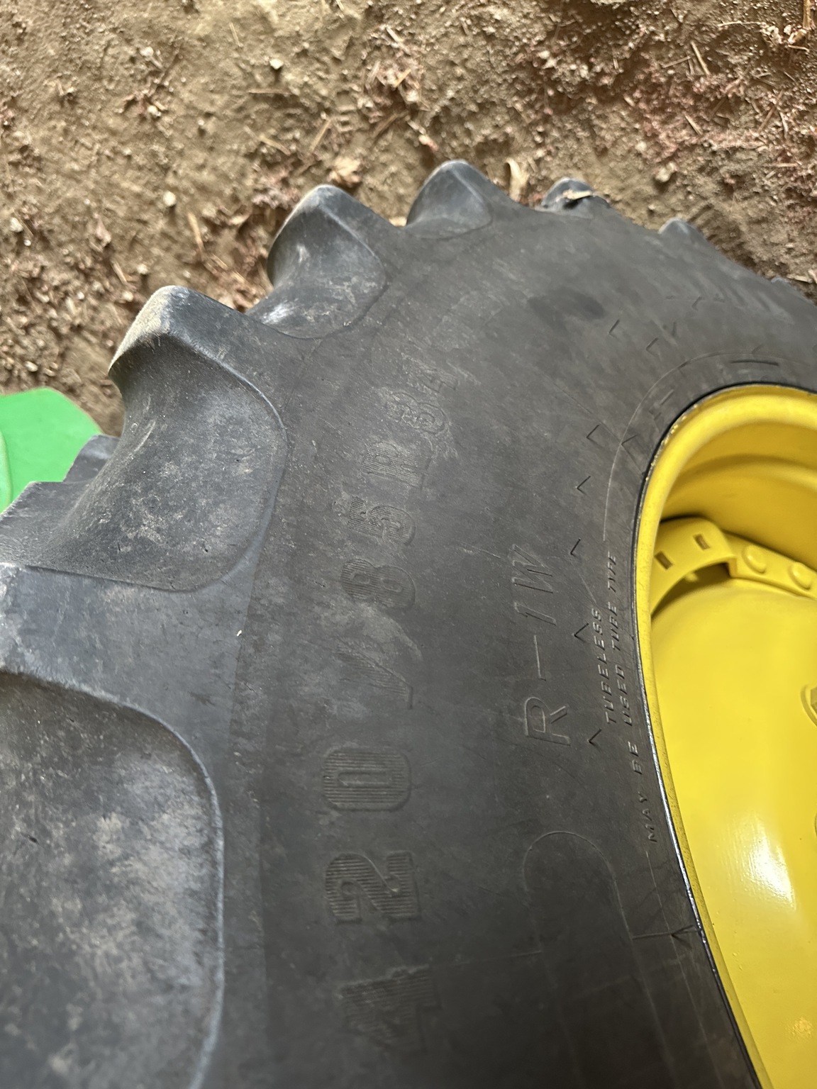 2010 John Deere 8270R Image 5