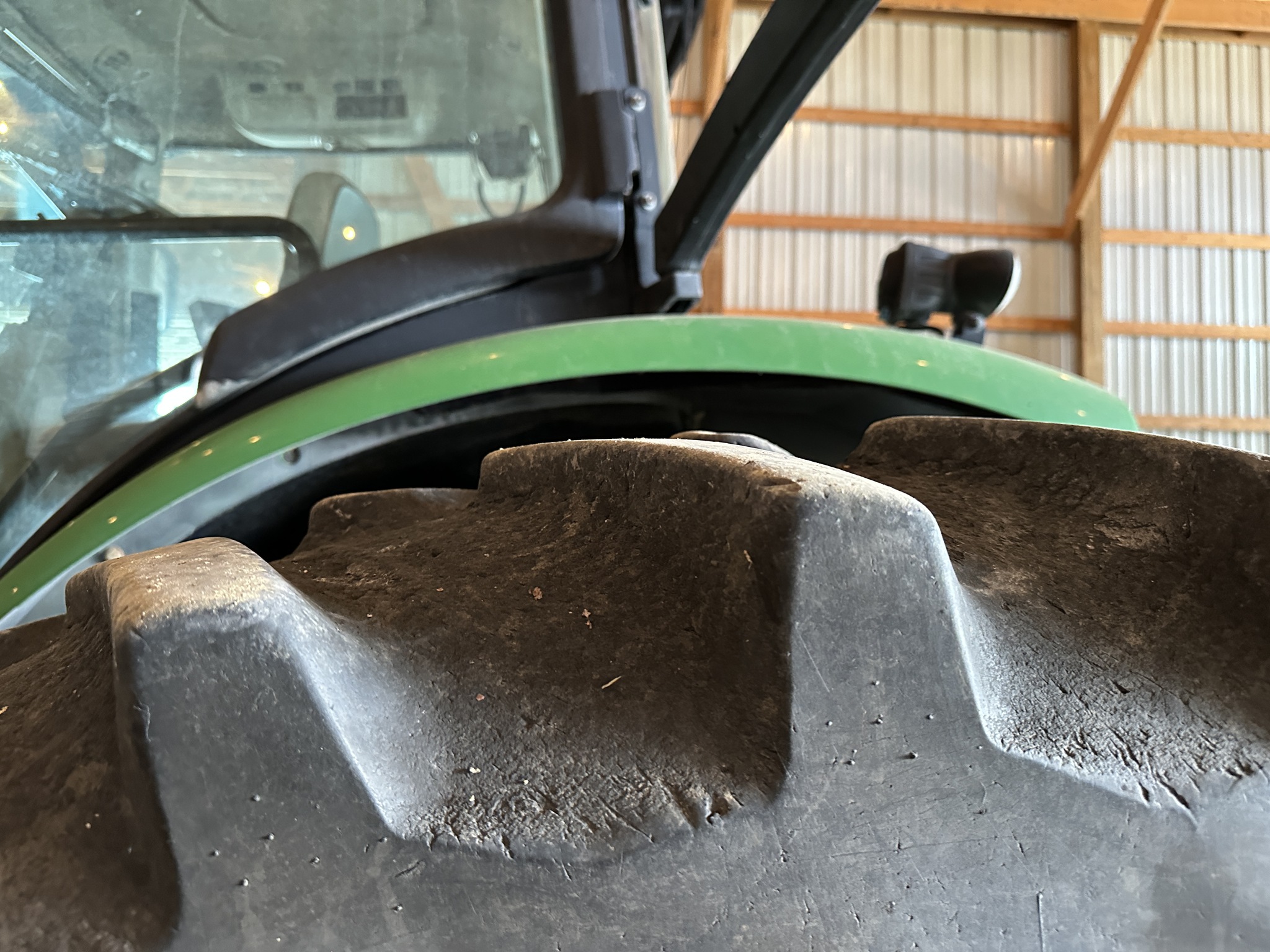 2010 John Deere 8270R Image 8