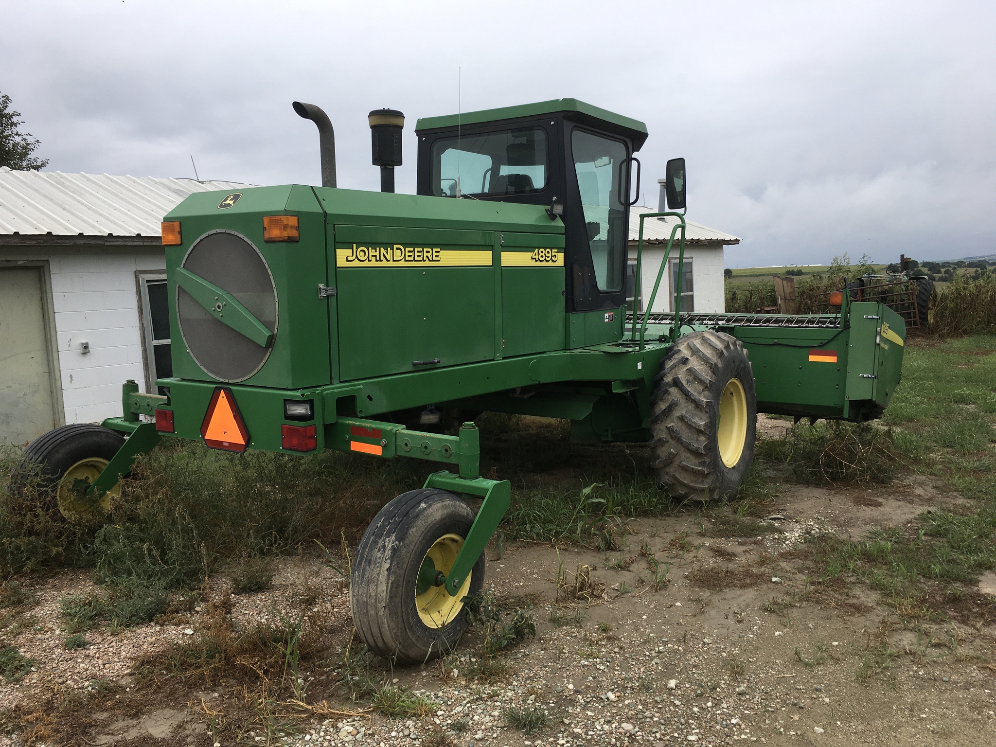 2002 John Deere 4895 Image 1