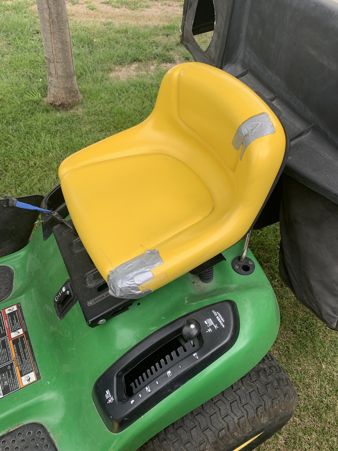 2011 John Deere D110 Image 5