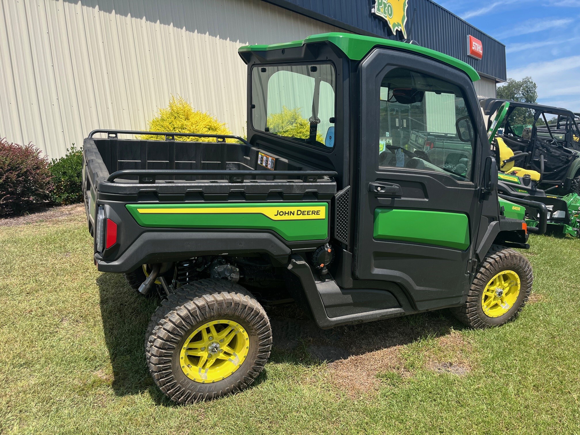 2025 John Deere 845R Image 3