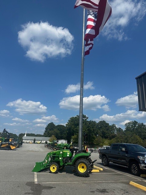 2025 John Deere 2032R Image 2