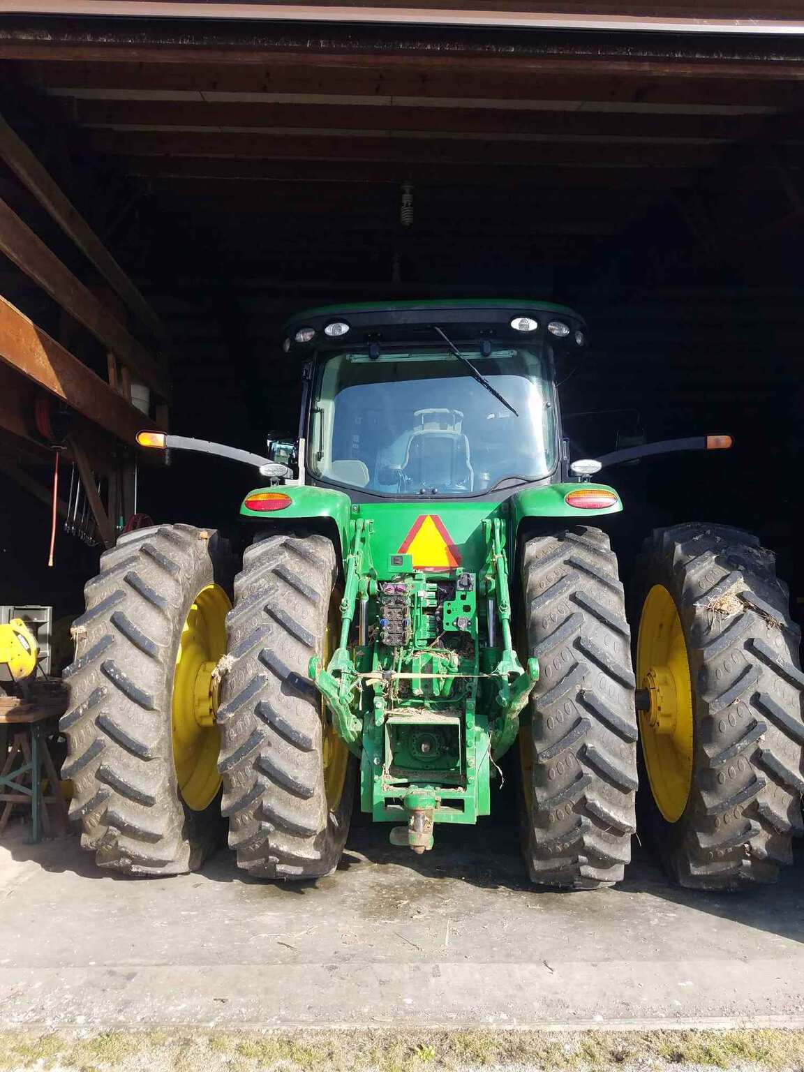 2015 John Deere 8270R Image 3
