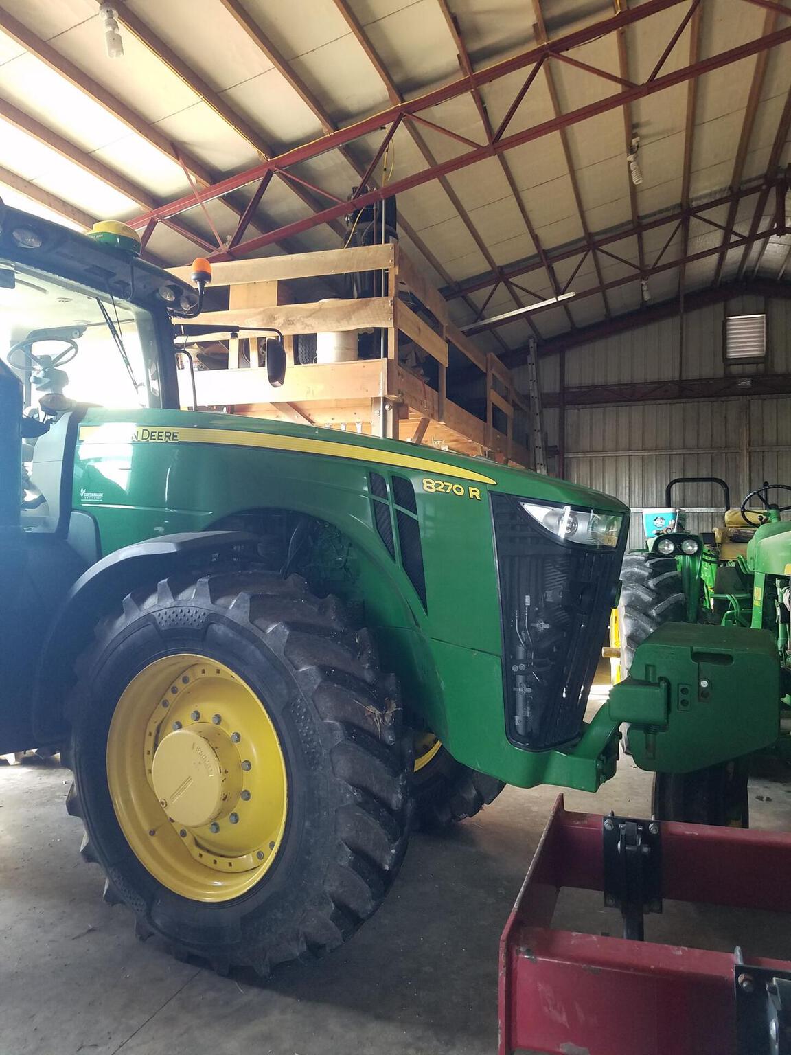 2015 John Deere 8270R Image 4