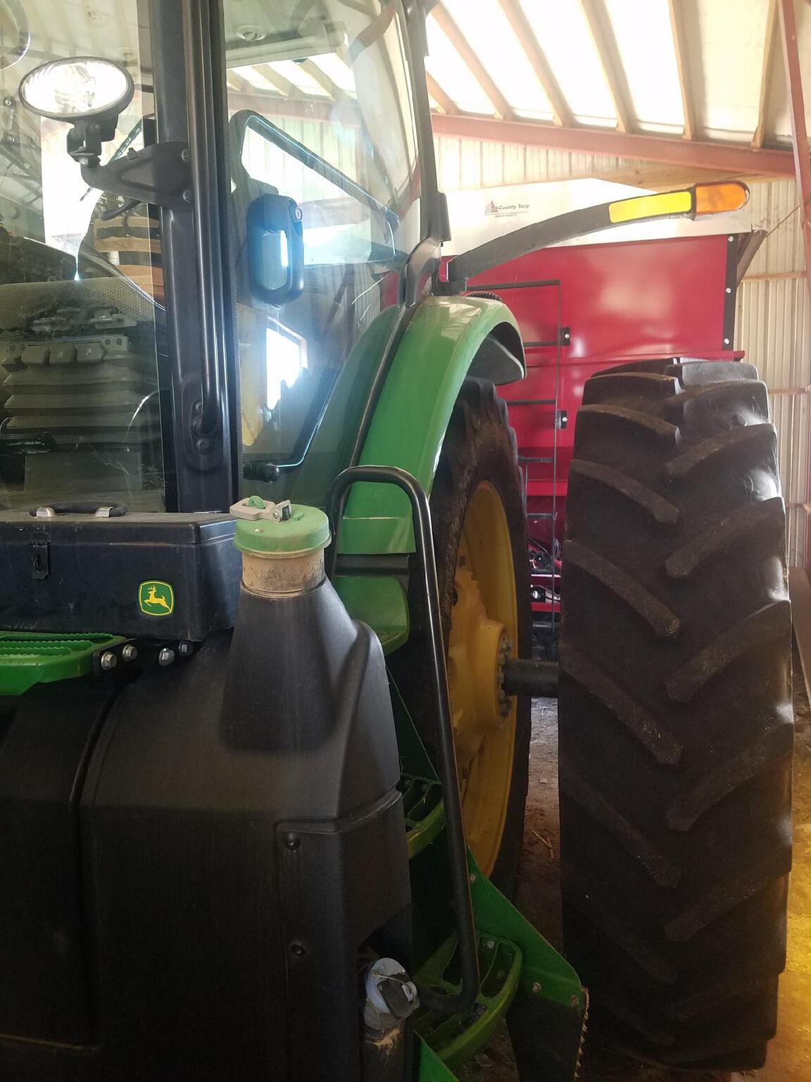 2015 John Deere 8270R Image 8