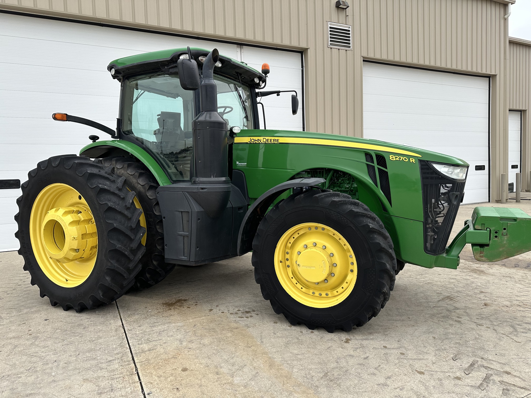 2015 John Deere 8270R Image 8