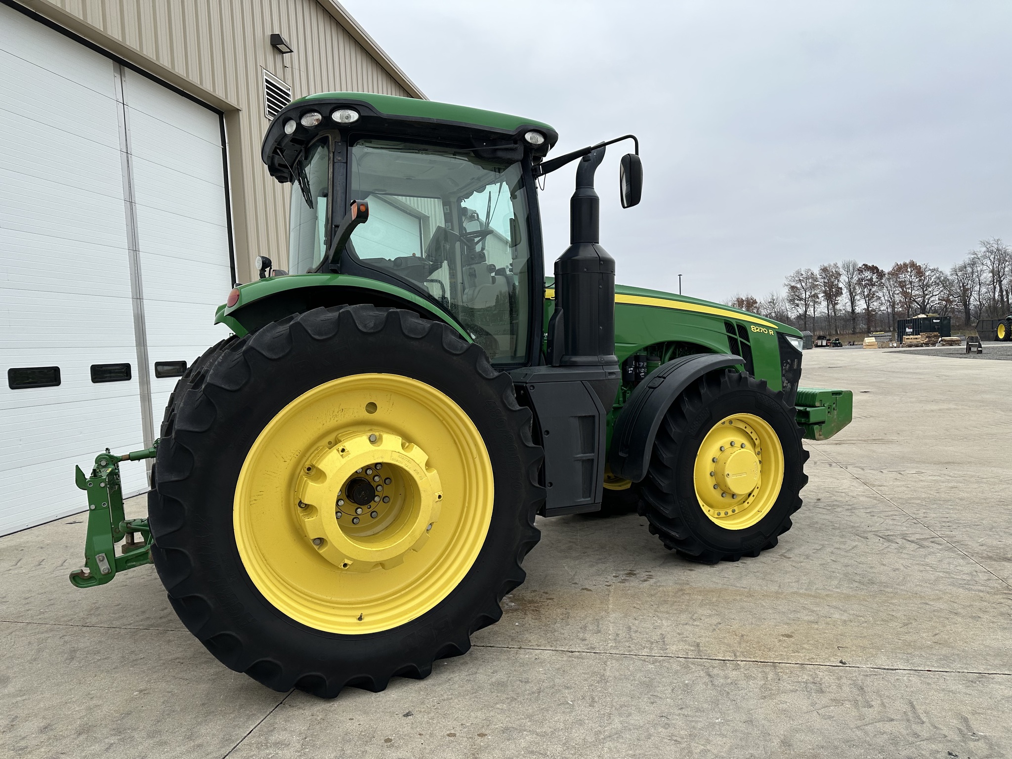 2015 John Deere 8270R Image 9