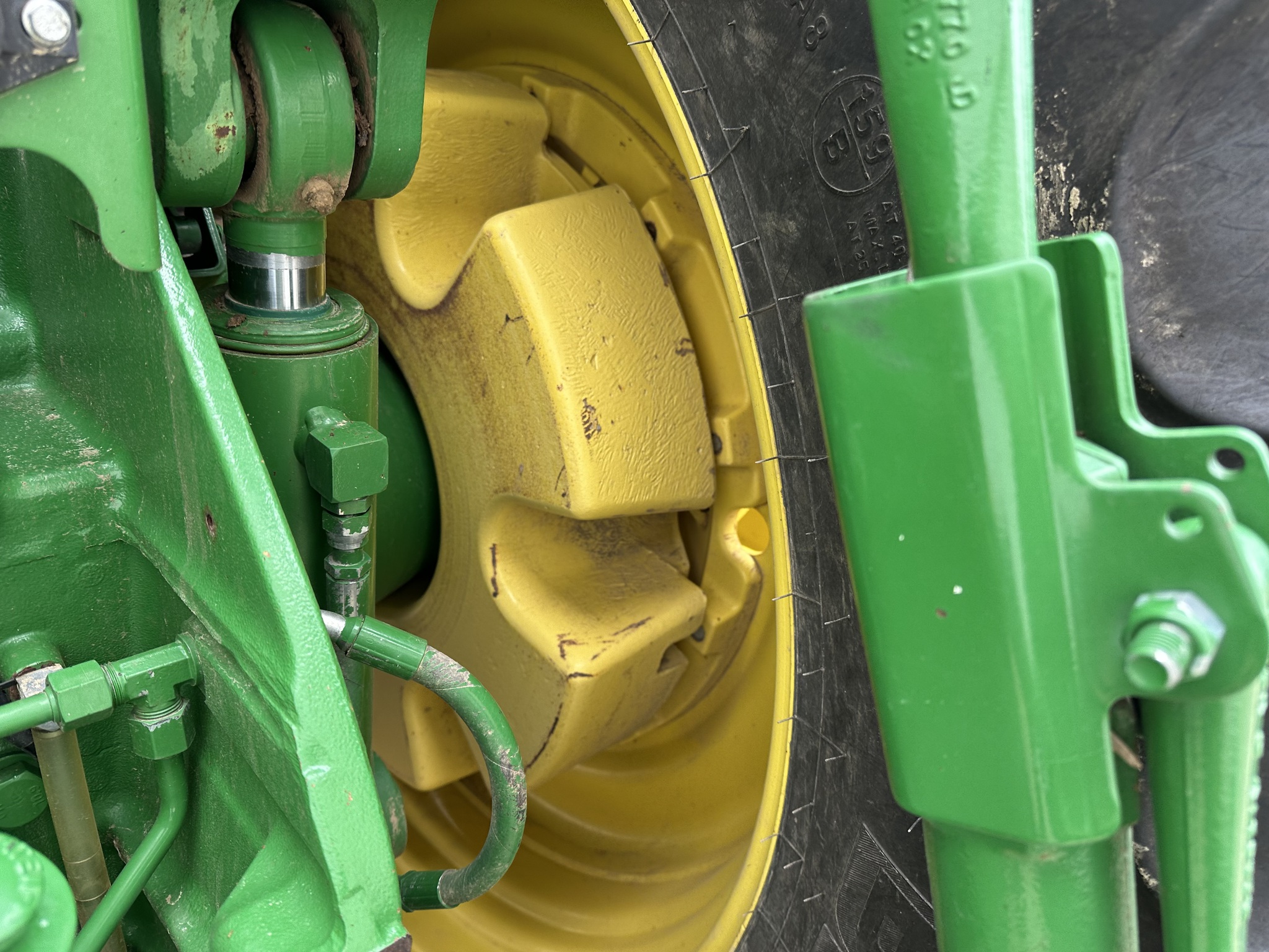 2015 John Deere 8270R Image 13