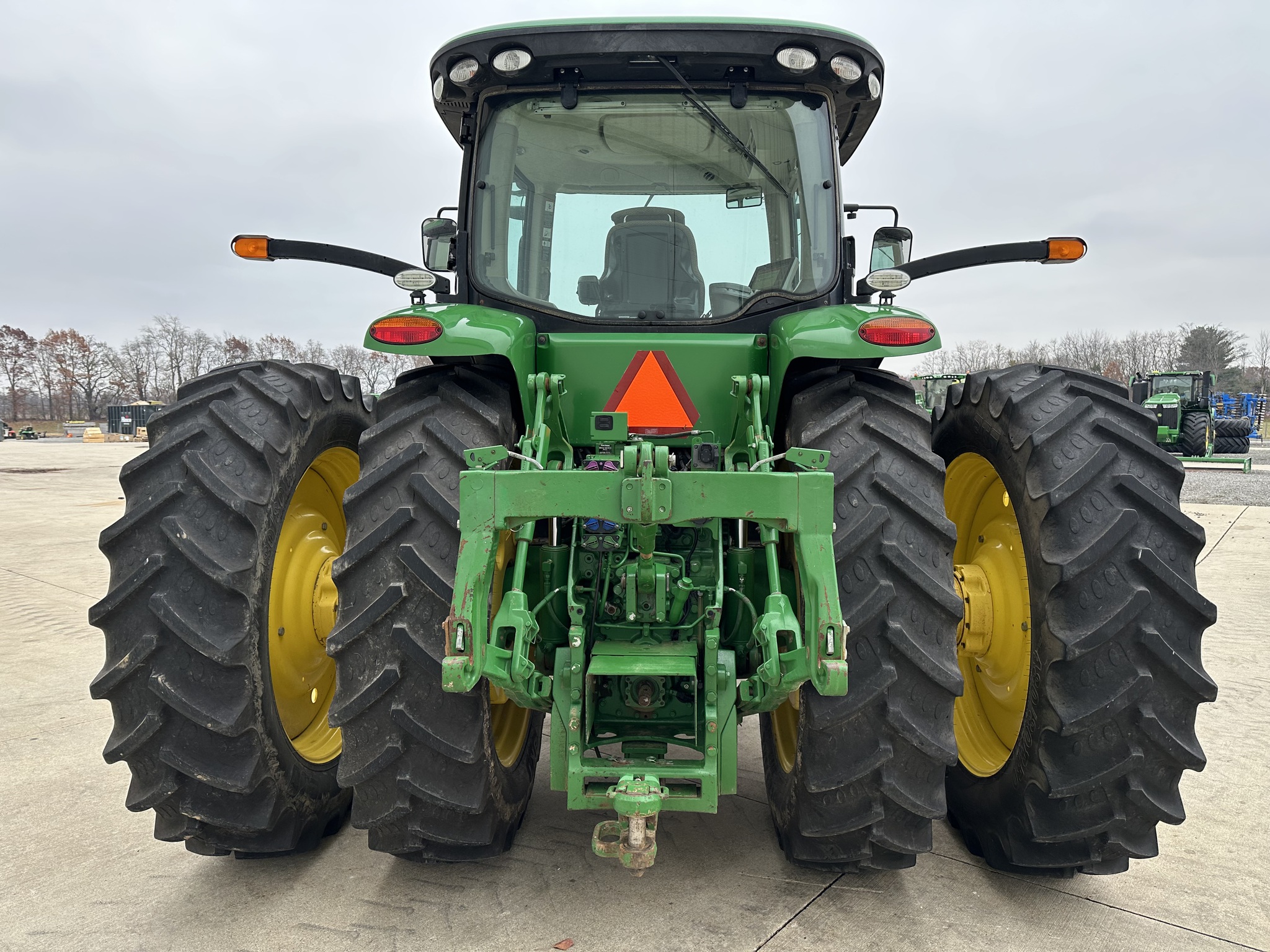 2015 John Deere 8270R Image 15
