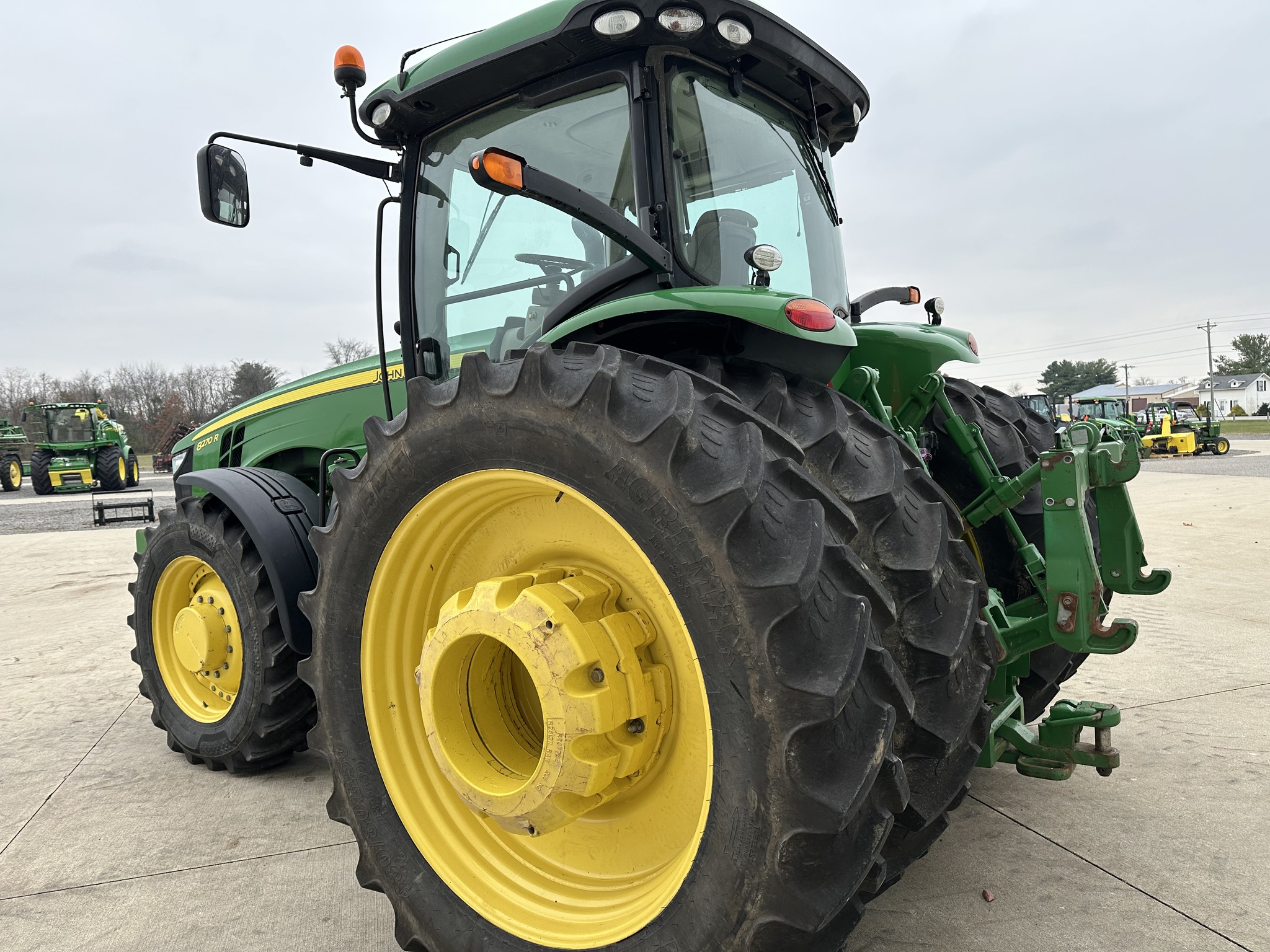 2015 John Deere 8270R Image 16