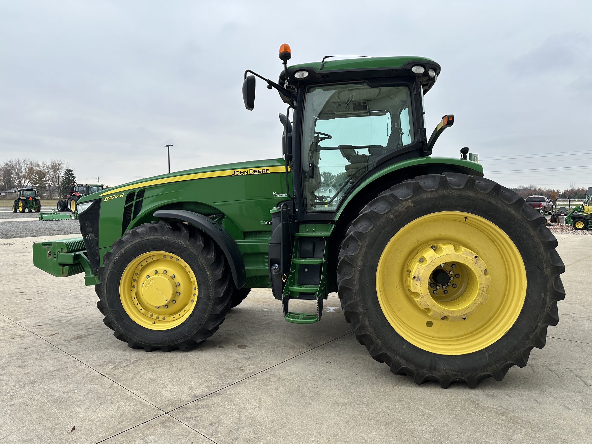 2015 John Deere 8270R Image 4