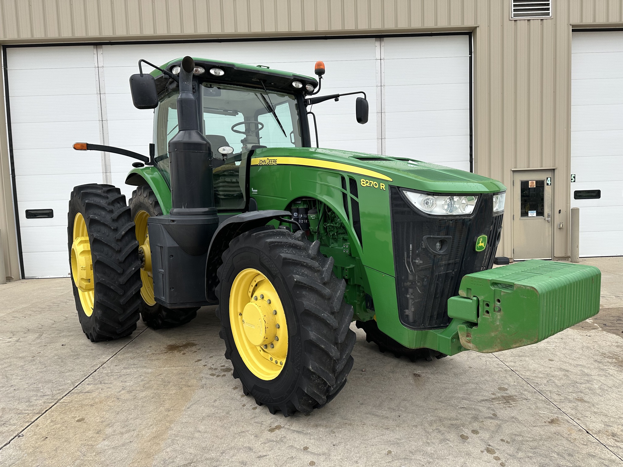 2015 John Deere 8270R Image 6