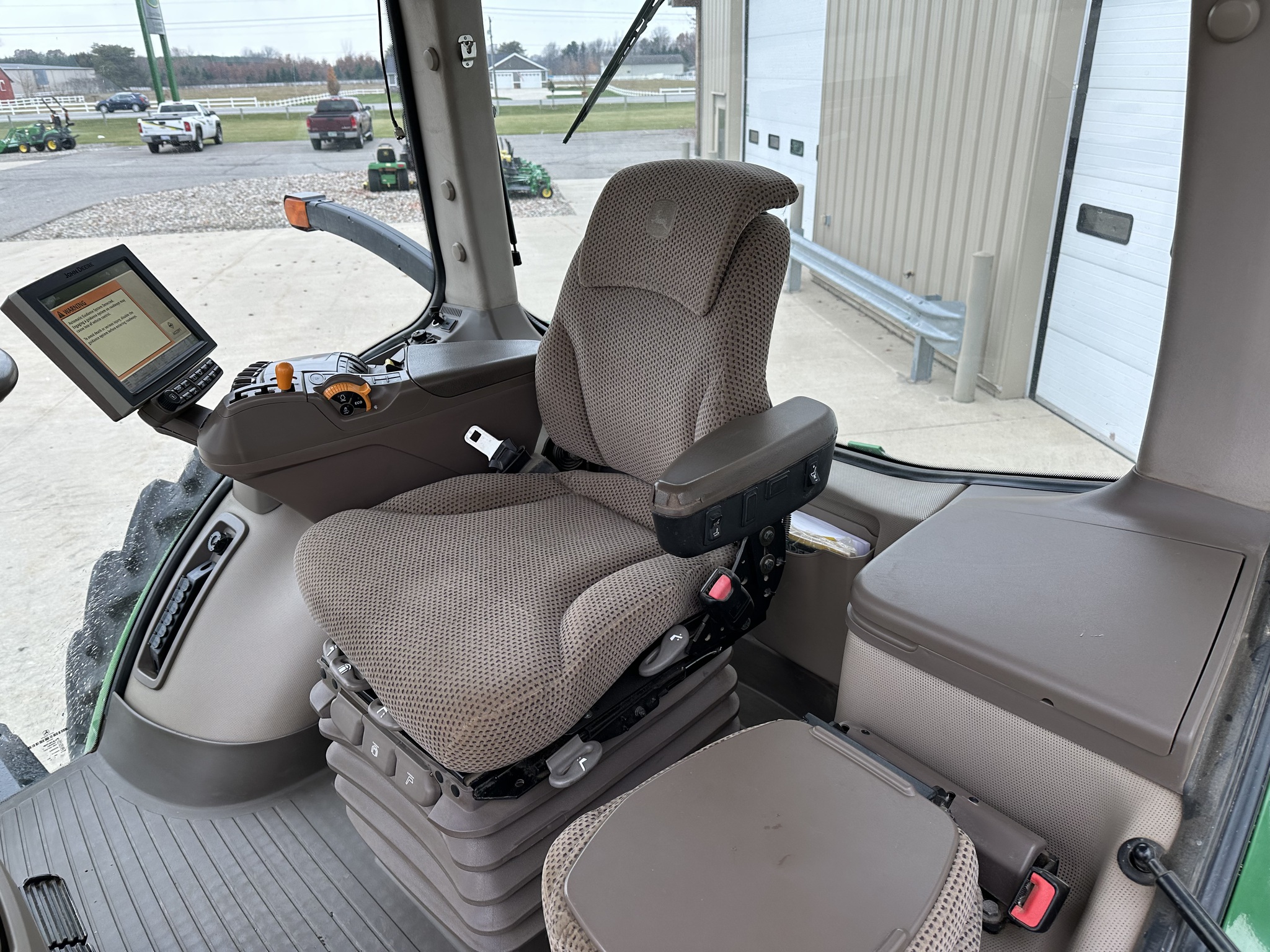 2015 John Deere 8270R Image 20