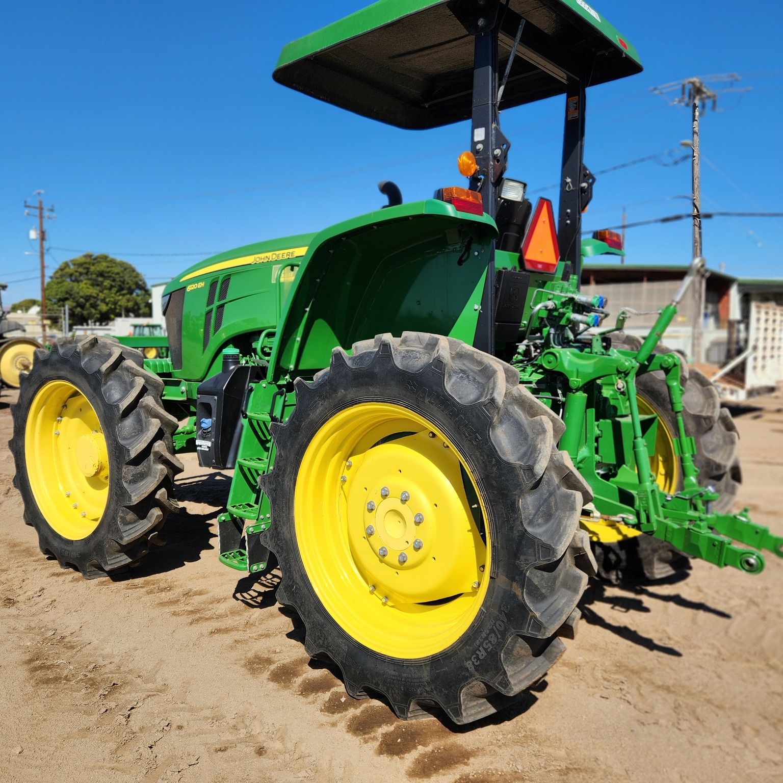 2022 John Deere 6120E Image 3