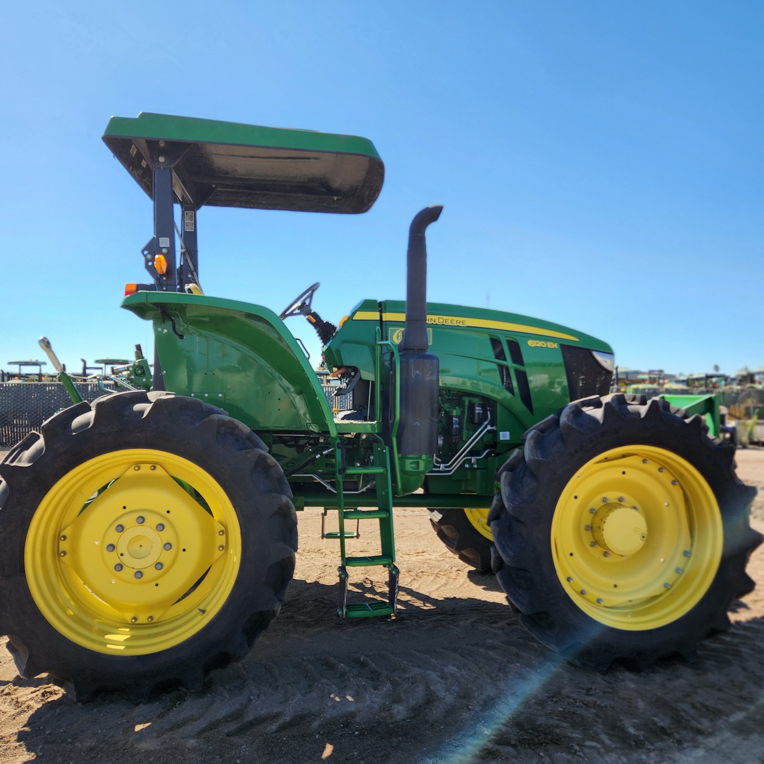 2022 John Deere 6120E Image 6