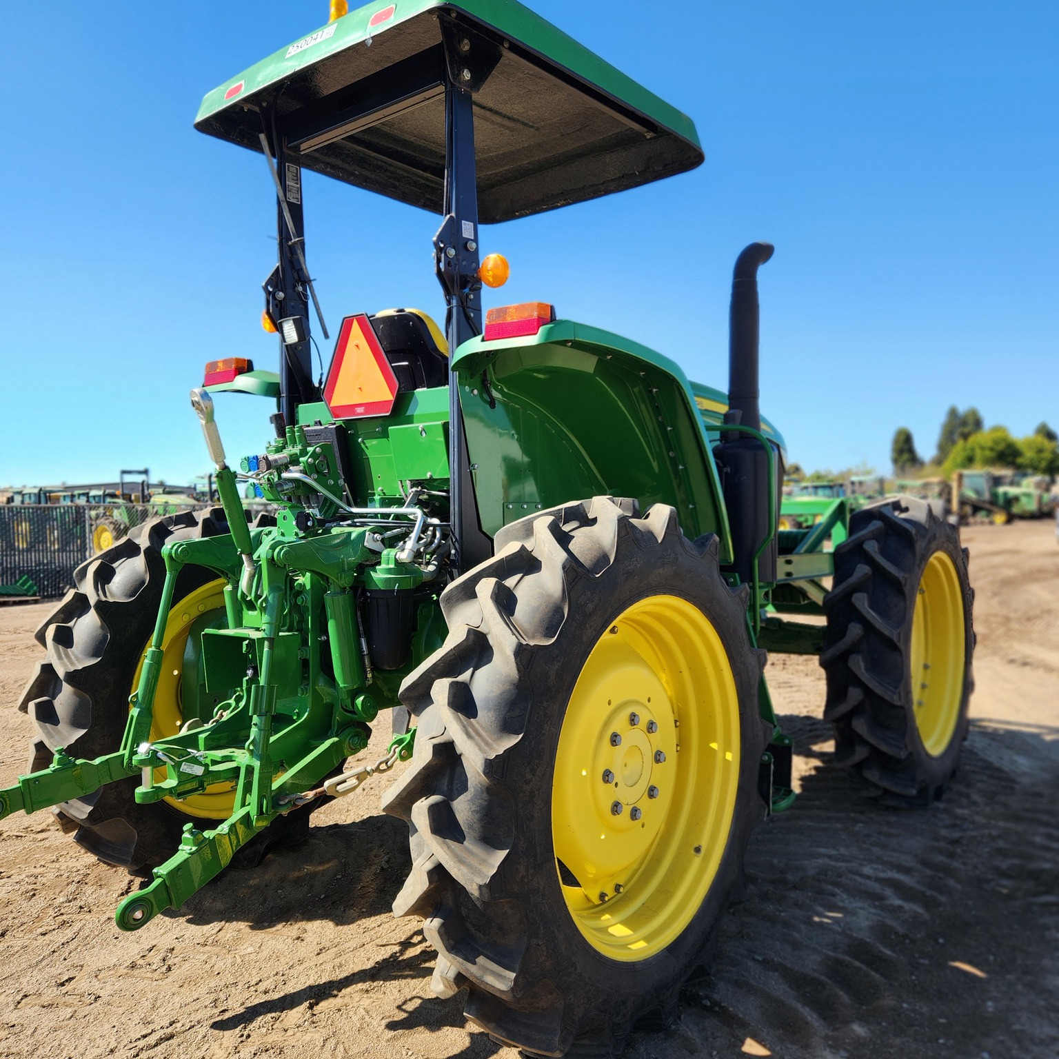2022 John Deere 6120E Image 5