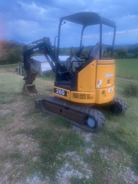 2015 John Deere 26G Image 2