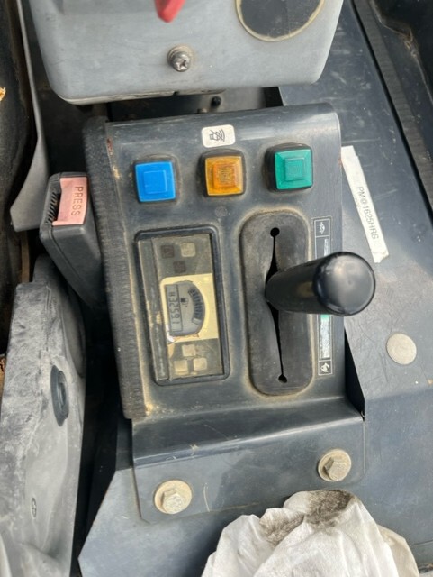 2015 John Deere 26G Image 5