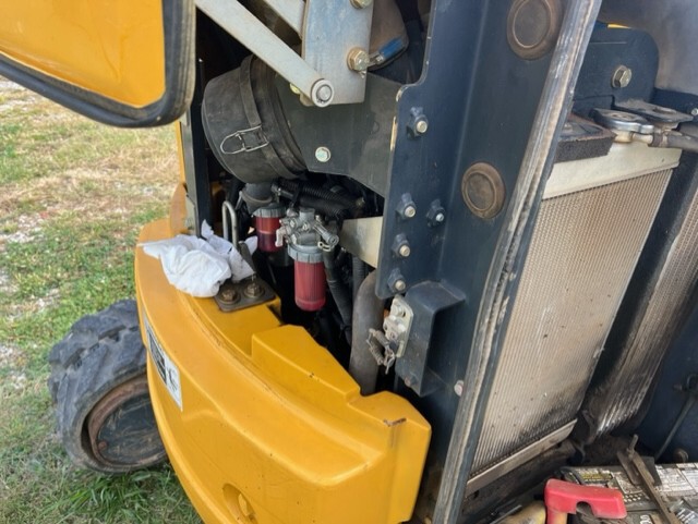 2015 John Deere 26G Image 6