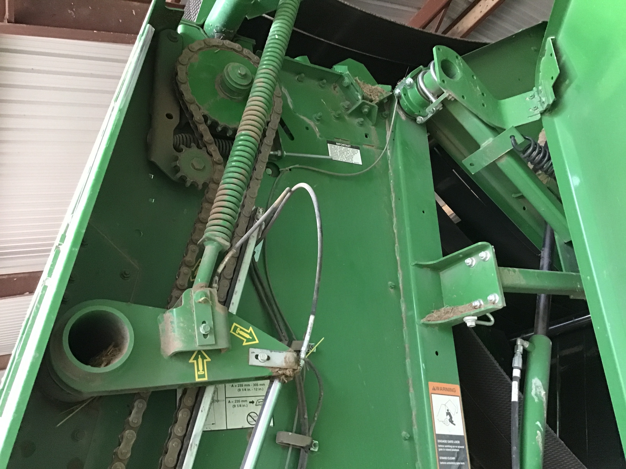 2021 John Deere 560M Image 6