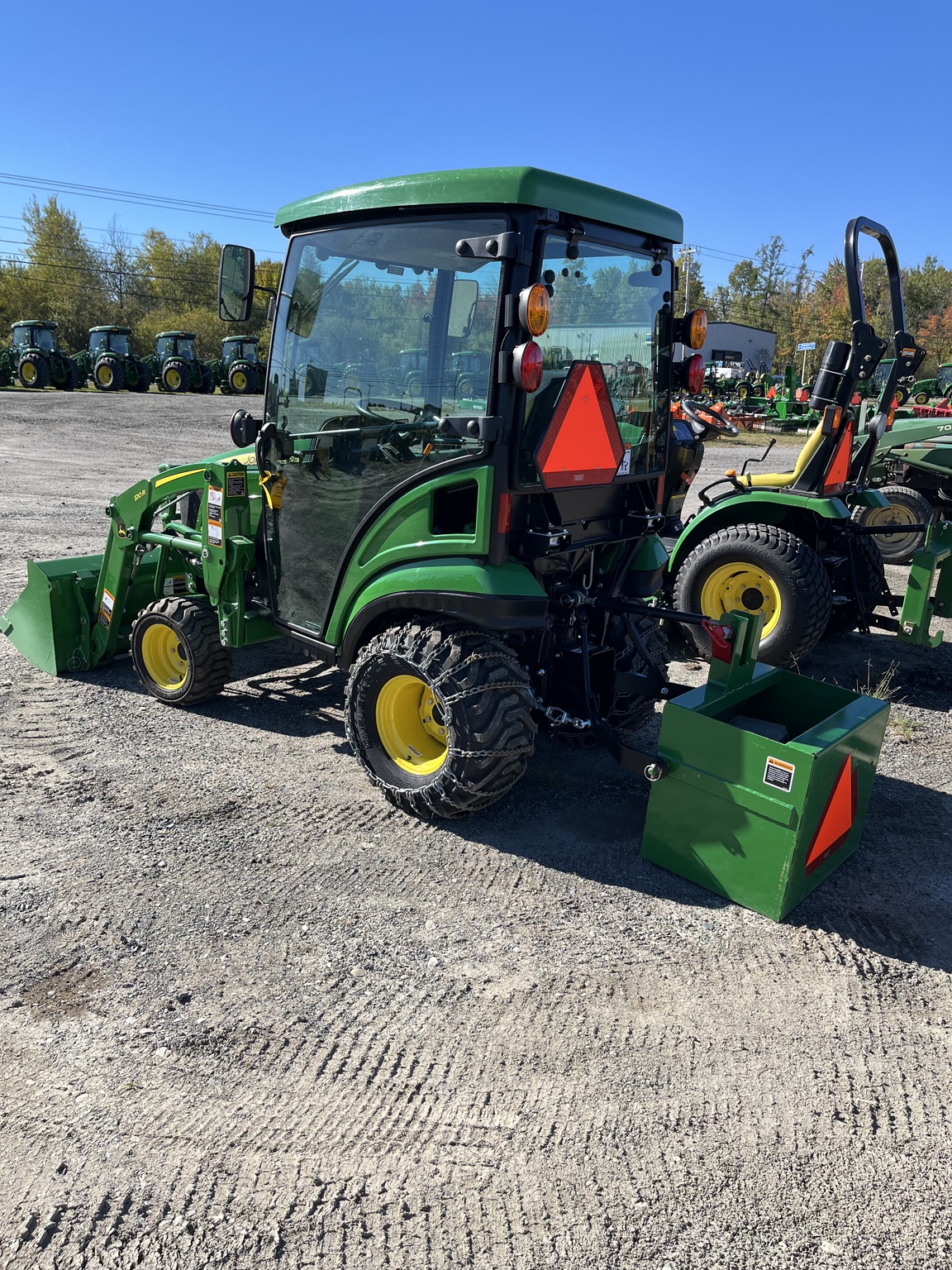2024 John Deere 1025R Image 8