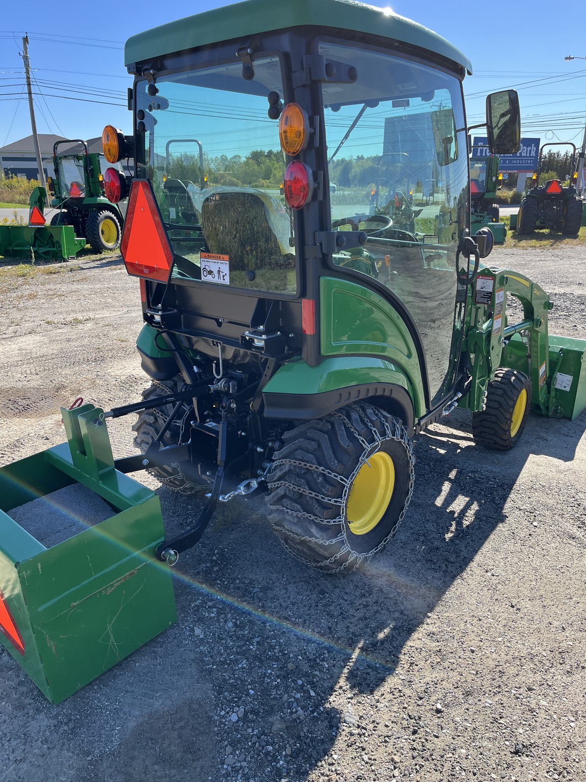 2024 John Deere 1025R Image 4