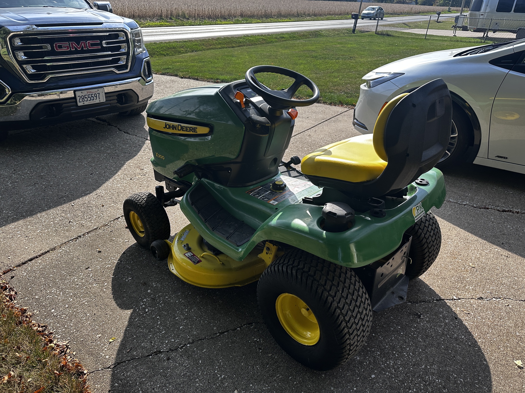 2011 John Deere X300 Image 4