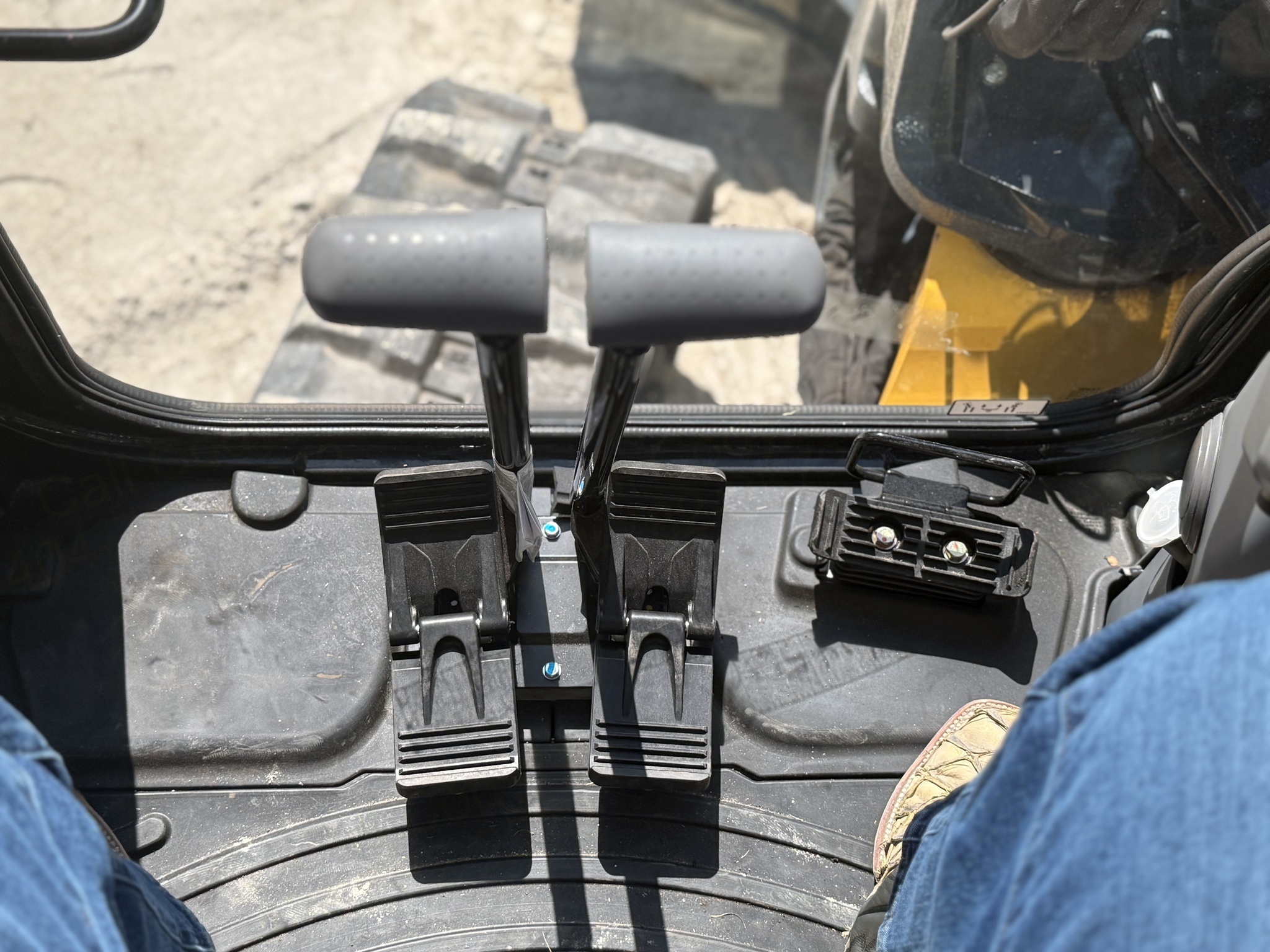 2025 John Deere 60 P Image 13