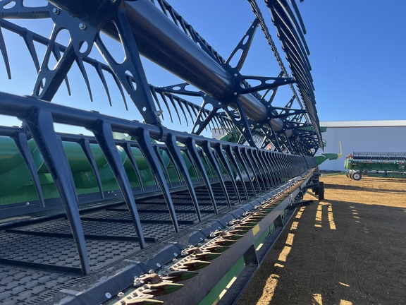 Used 2025 John Deere HDR 50 Combine Platforms at Horizon Ag & Turf in Westlock, AB - Photo9