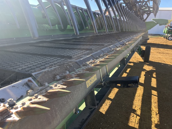 Used 2025 John Deere HDR 50 Combine Platforms at Horizon Ag & Turf in Westlock, AB - Photo13