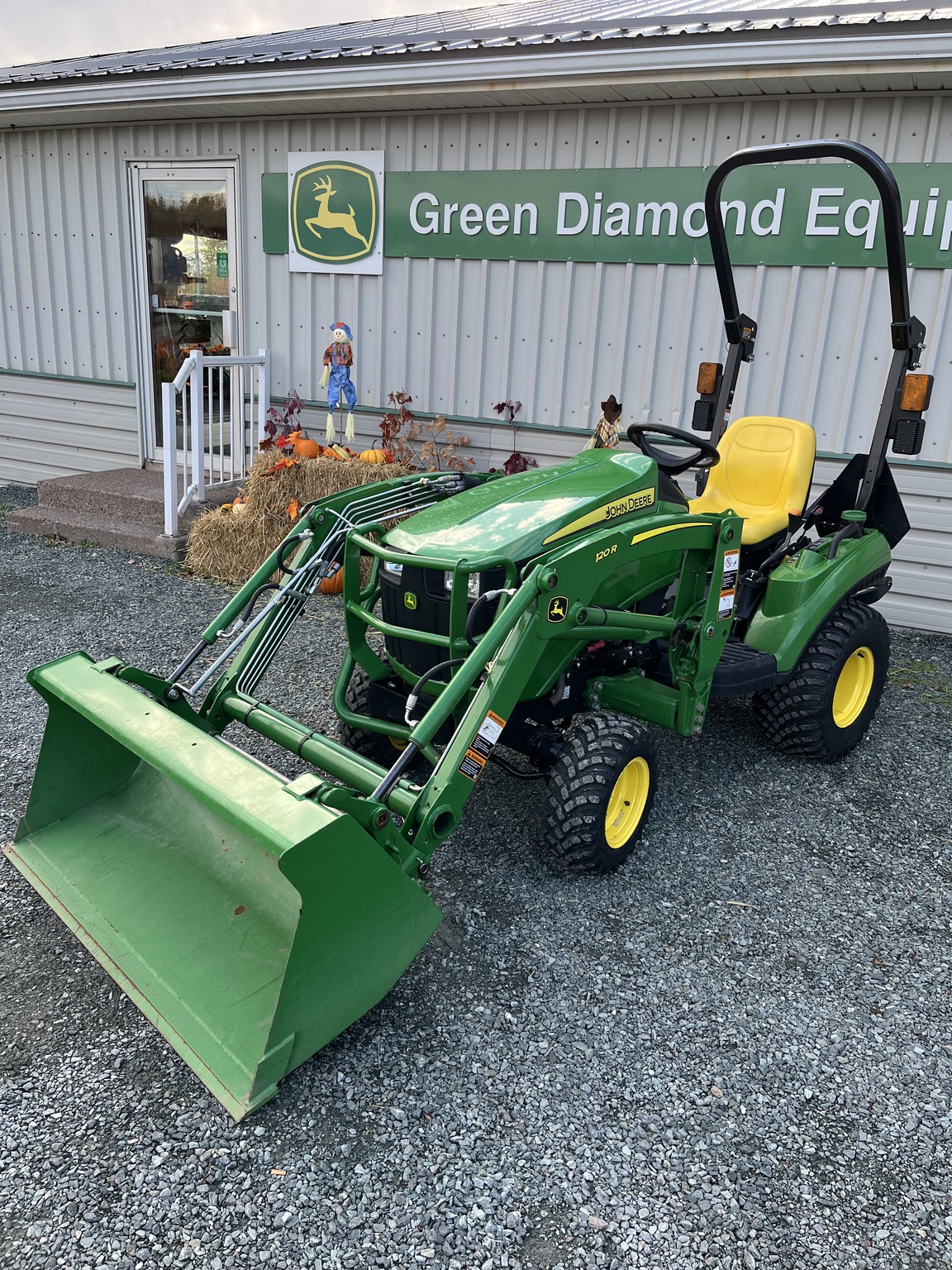 2021 John Deere 1023E Image 1