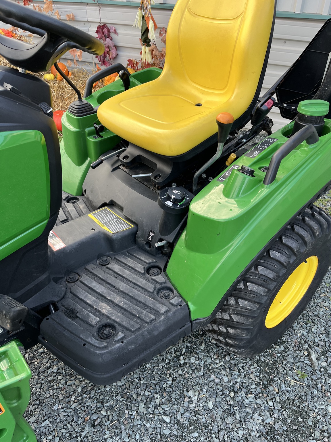 2021 John Deere 1023E Image 6