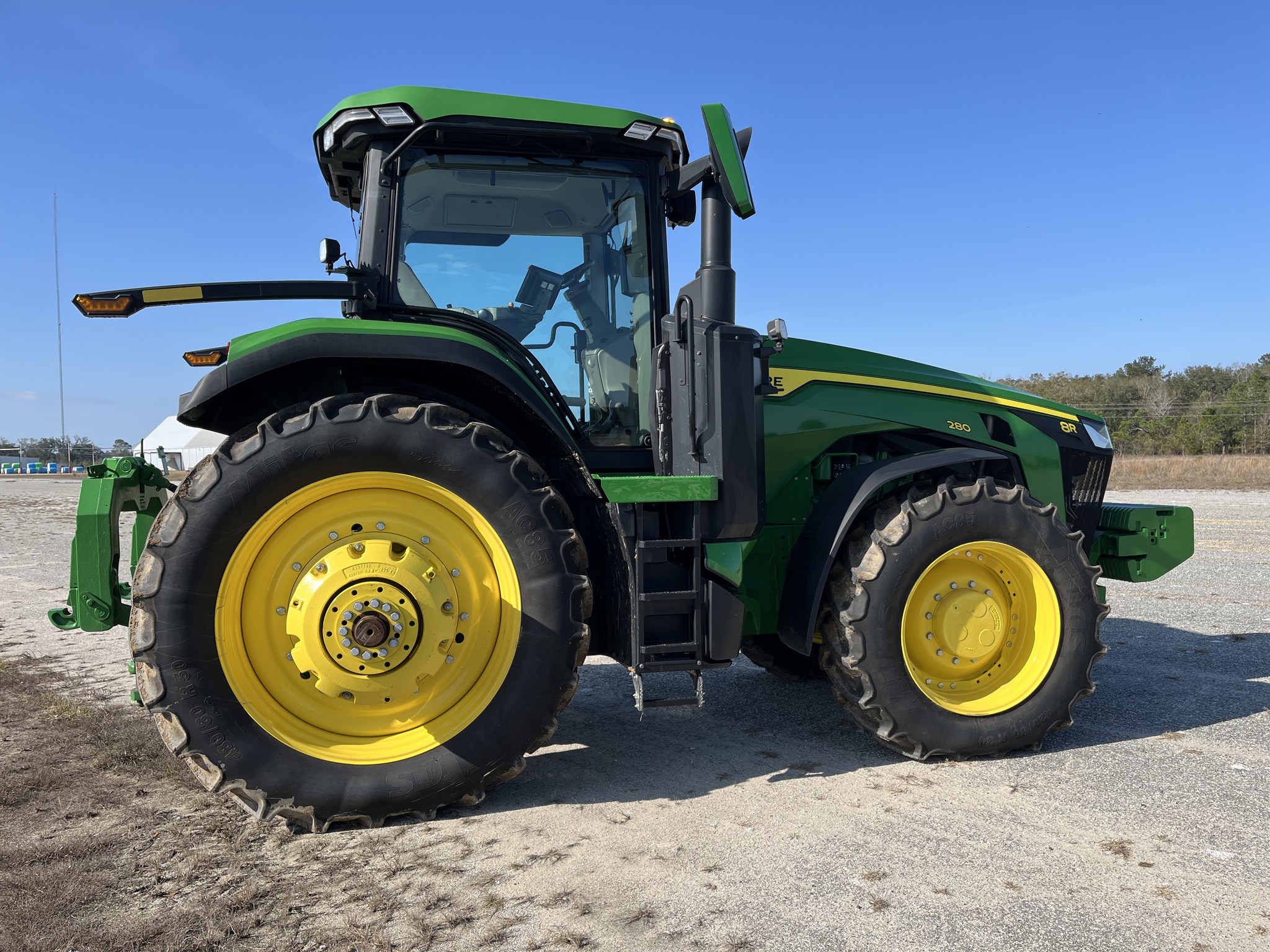 2024 John Deere 8R 280 Image 2