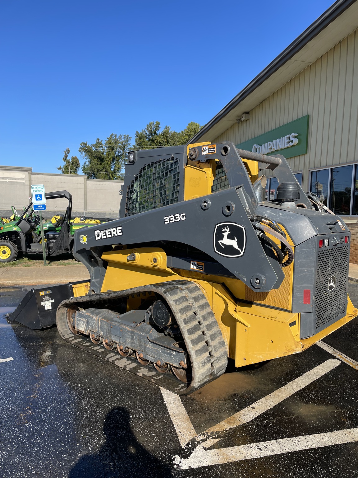 2023 John Deere 333G Image 3