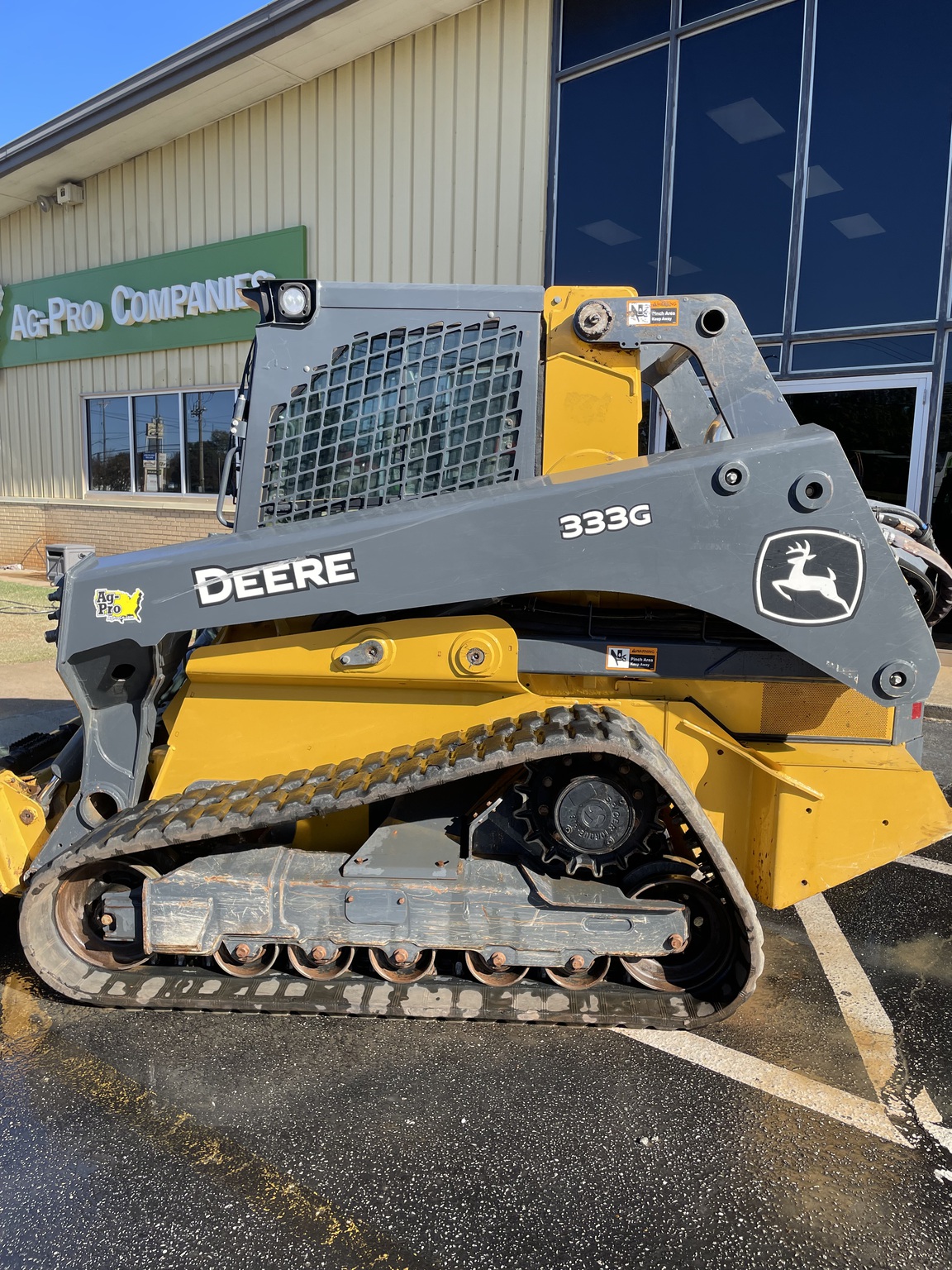 2023 John Deere 333G Image 2