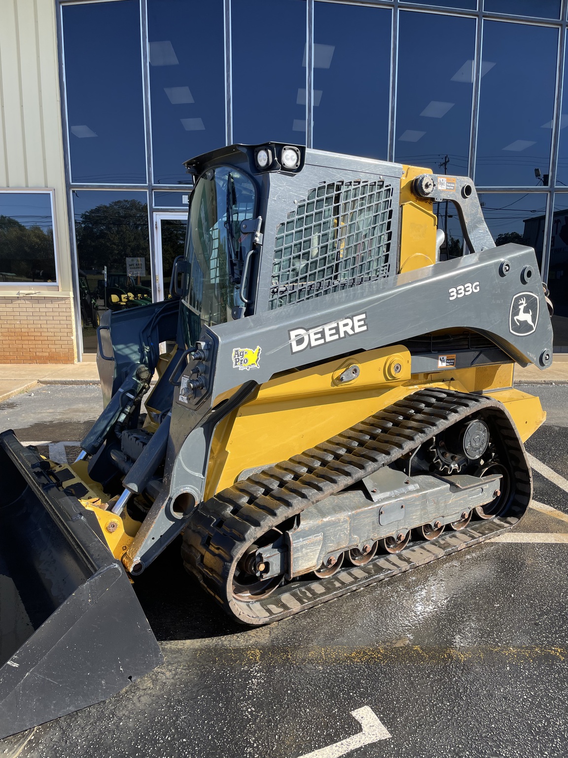 2023 John Deere 333G Image 1