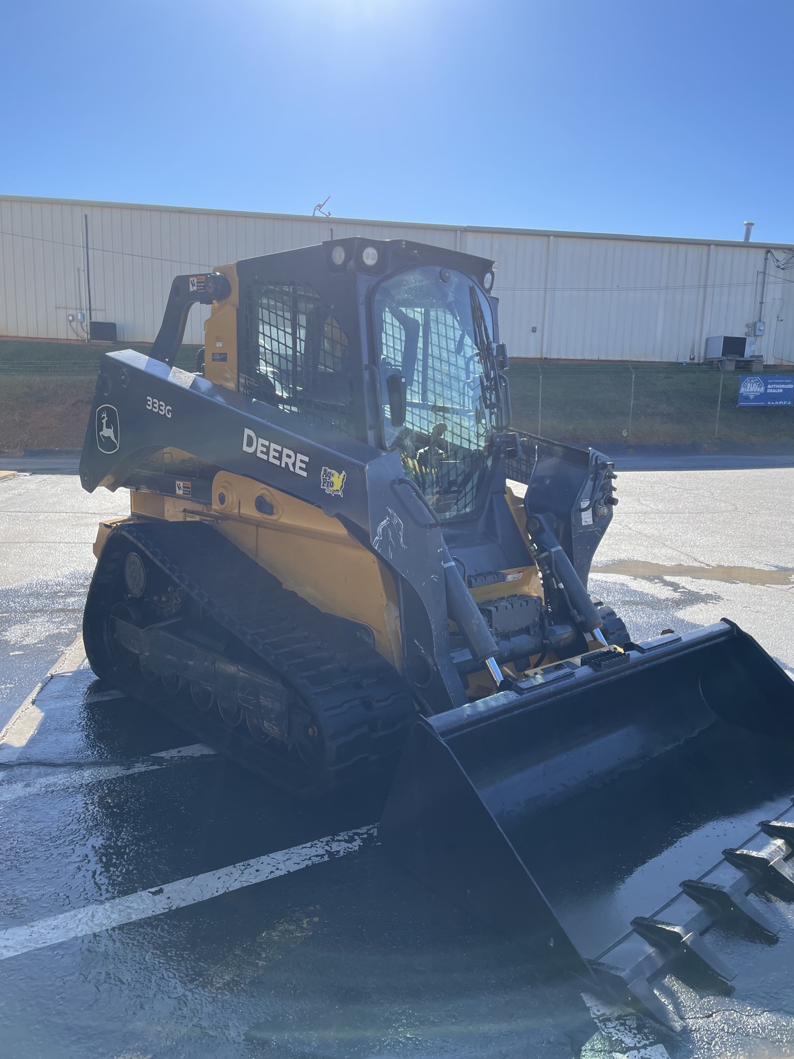 2023 John Deere 333G Image 7