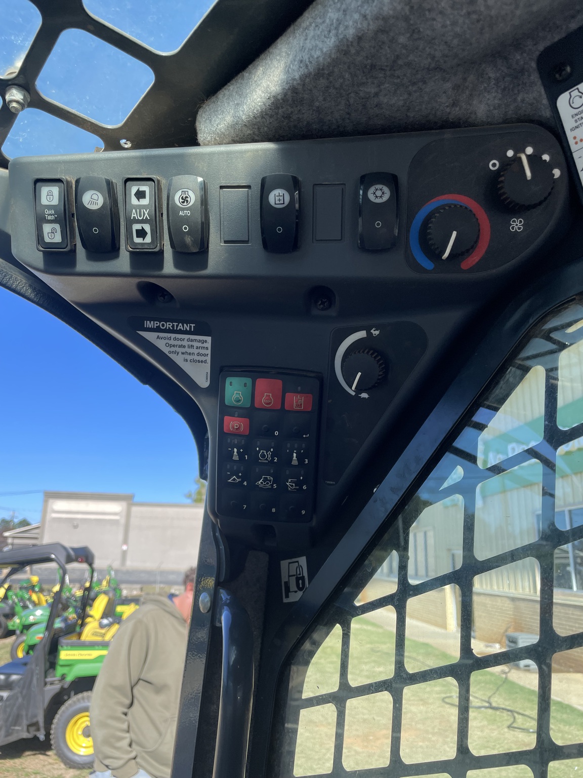 2023 John Deere 333G Image 11