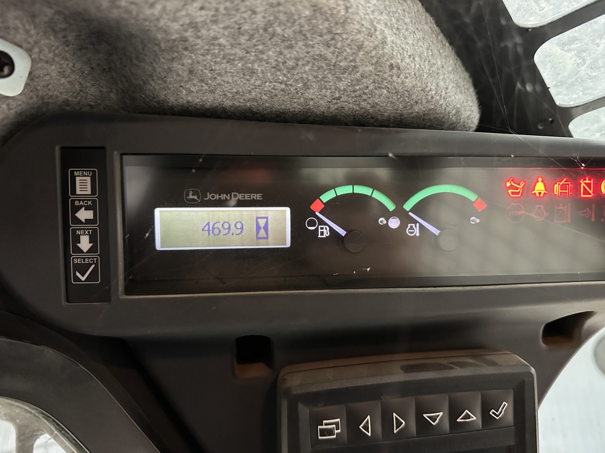 2020 John Deere 325G Image 9