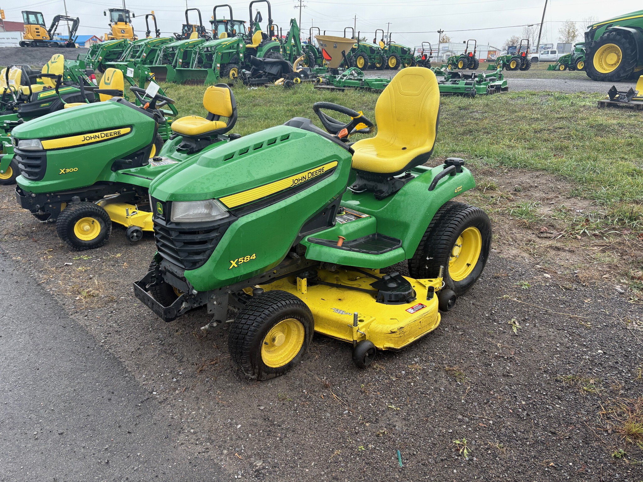 2019 John Deere X584 Image 2