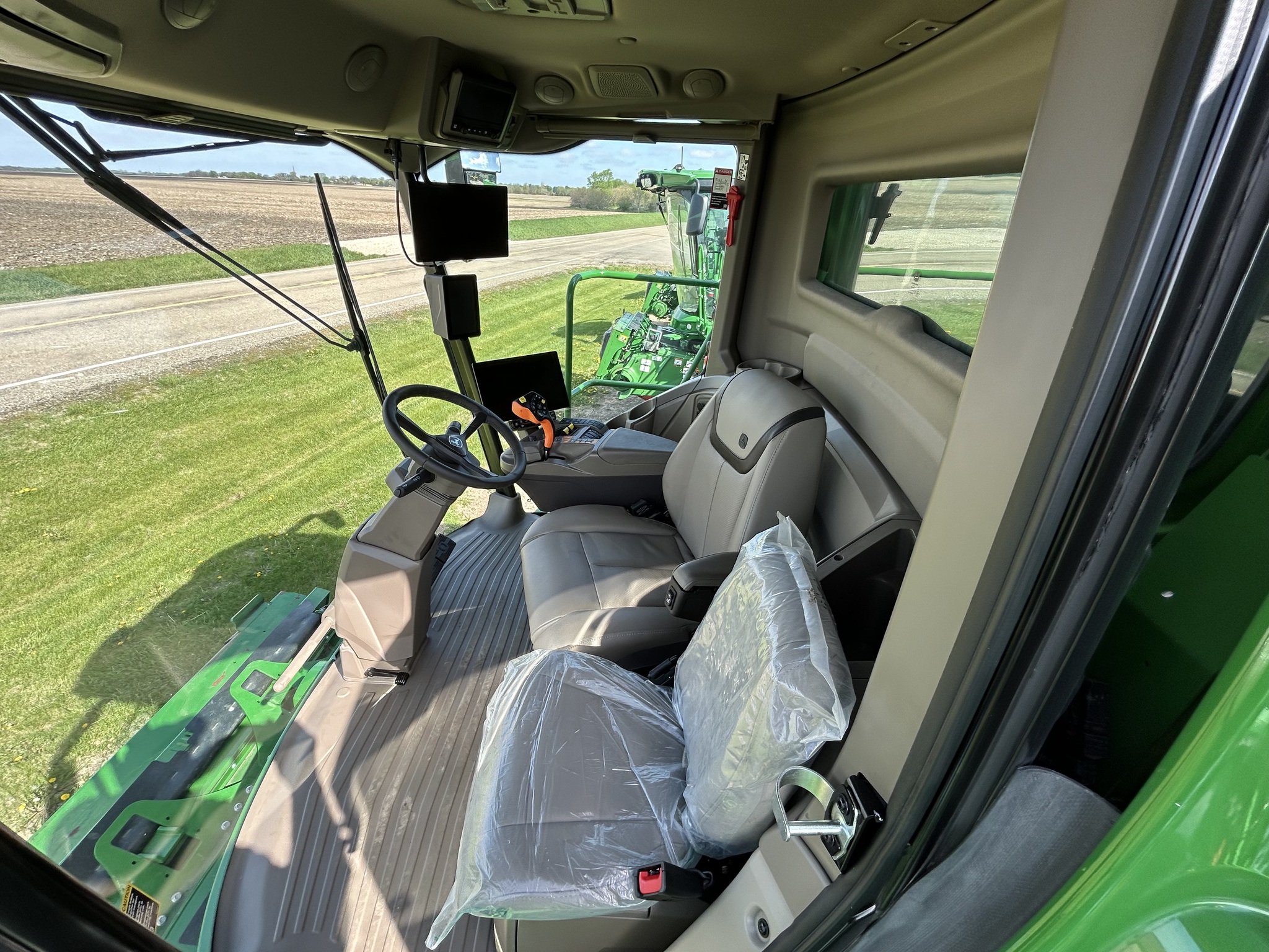  2025 John Deere S7 700 at Heritage Tractor in Brimfield, IL