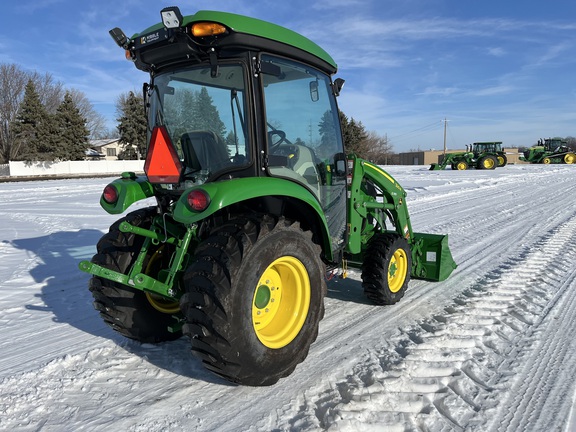 2025 John Deere 3046R - Photo5