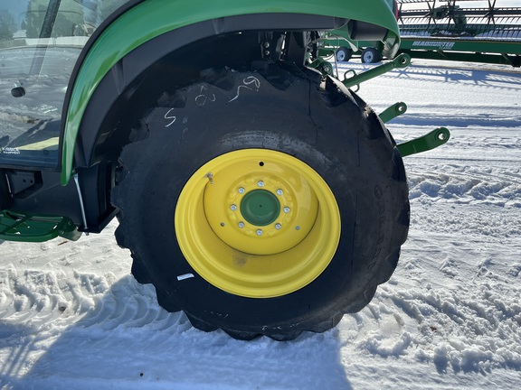 2025 John Deere 3046R - Photo15