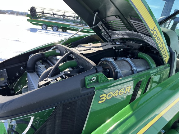 2025 John Deere 3046R - Photo18