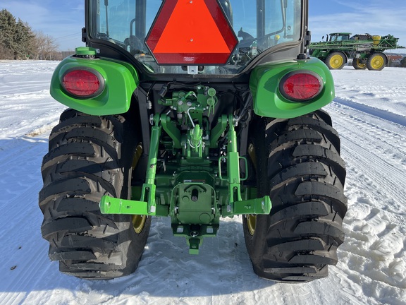 2025 John Deere 3046R - Photo21