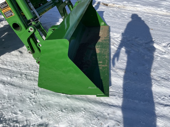 2025 John Deere 3046R - Photo32