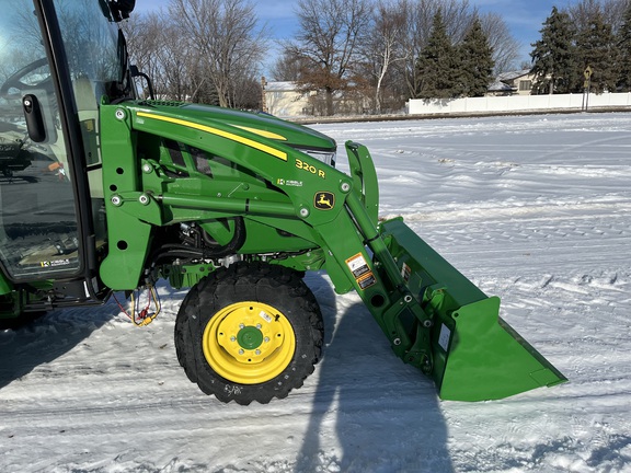 2025 John Deere 3046R - Photo34