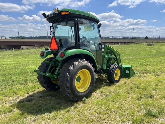 2025 John Deere 3046R - Photo5