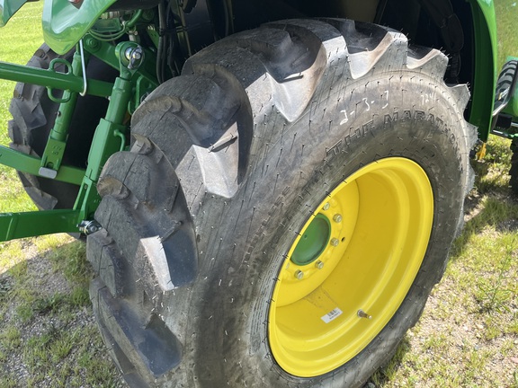 2025 John Deere 3046R - Photo15